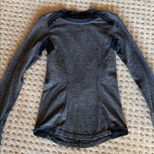 Lululemon black long sleeve shirt